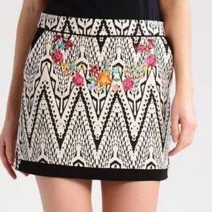 Desigual Black Cream Embroidered Mini Skirt Size 36 (XS)